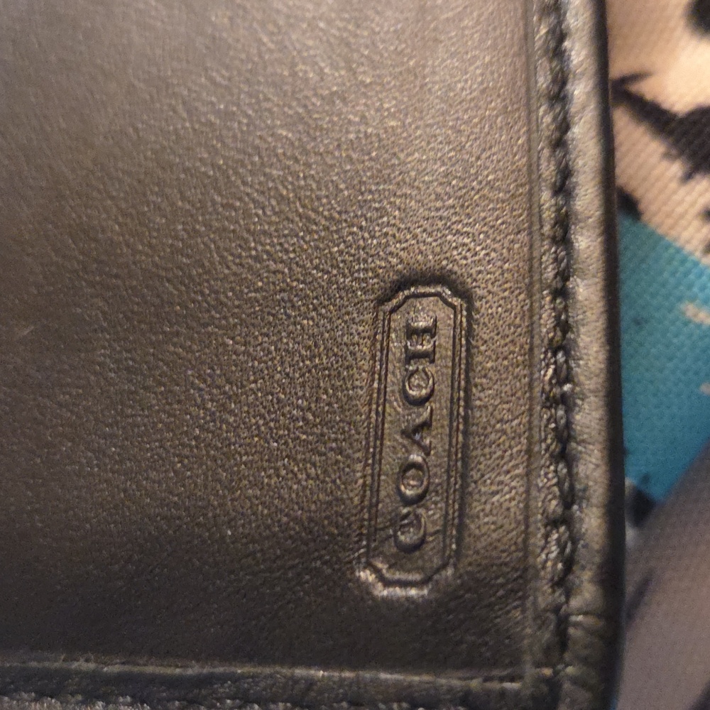 *AUTHENTIC COACH BLACK WALLET* - Picture 8 of 14